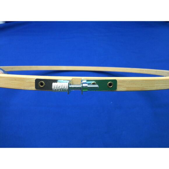 Wooden Embroidery Hoops Multi Size Set of 2 Screw top - Picture 3 of 6